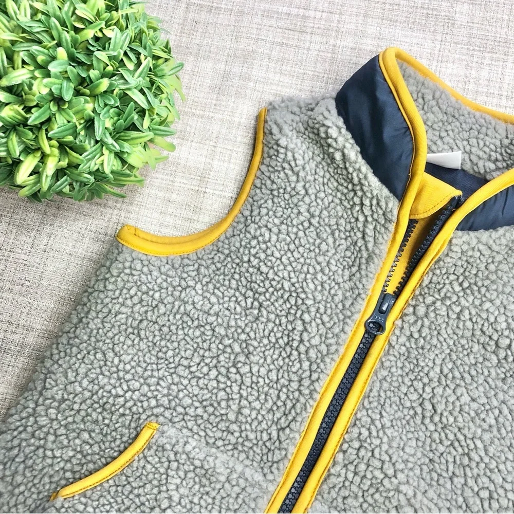 Old Navy fully lined fuzzy Sherpa fleece full zip toddler vest